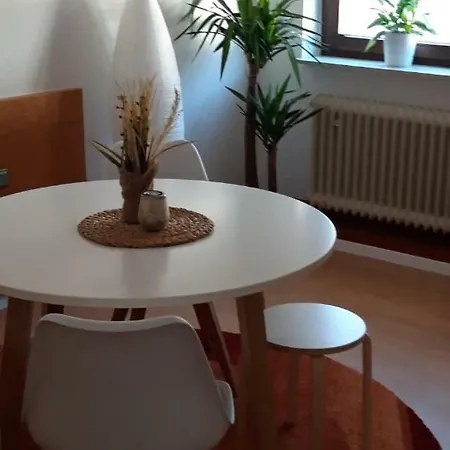 Apartmenthaus Hirsch * Dossenheim
