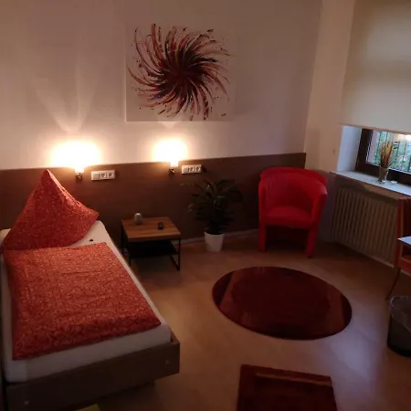 Apartmenthaus Hirsch * Dossenheim