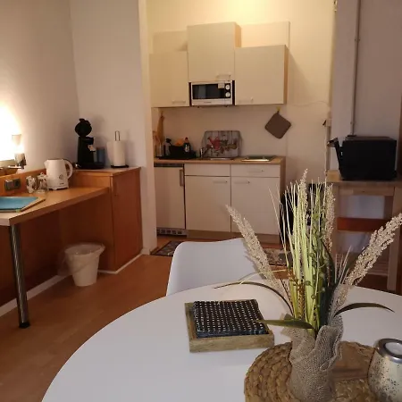 Apartmenthaus Hirsch * Dossenheim
