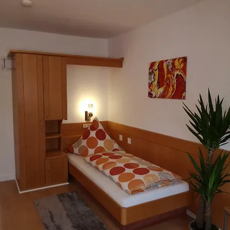 Apartmenthaus Hirsch Dossenheim