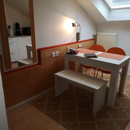 Apartmenthaus Hirsch Apartment Dossenheim